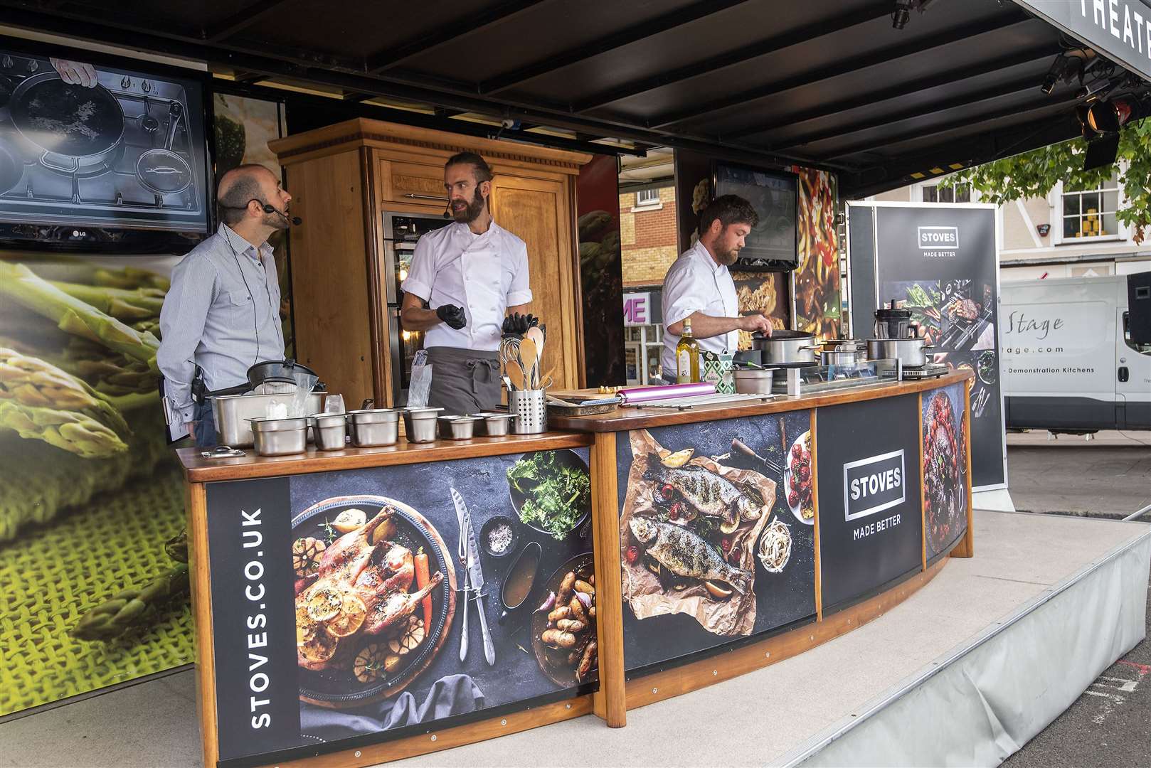 Zack Deakins gave a cookery demo