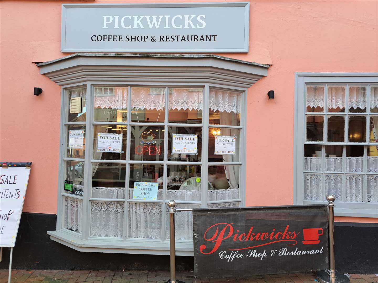 Stowmarket coffee shop, Pickwicks, has launched a closing down sale. Picture: SuffolkNews